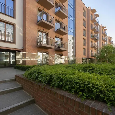 Lejlighed Przy Rzece Dla 2 Osob Z Parkingiem I Klimatyzacja W Warszawie By Renters *